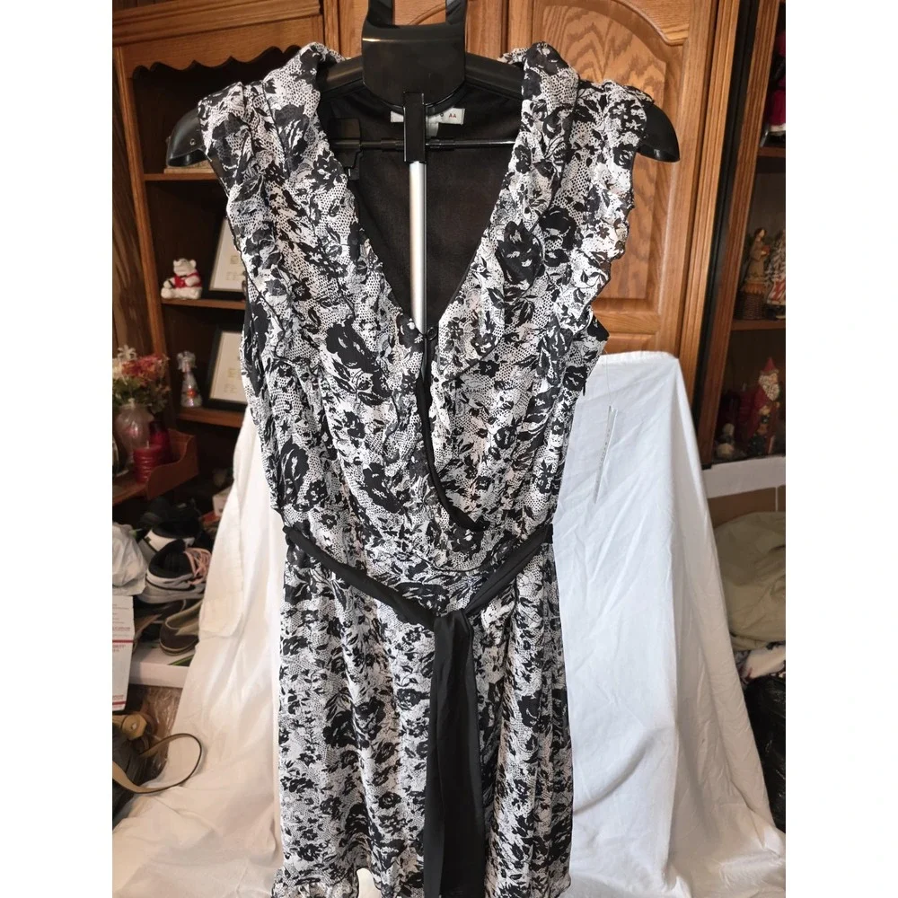 NWT AA Studio Dress,Size 12 Black & White 19